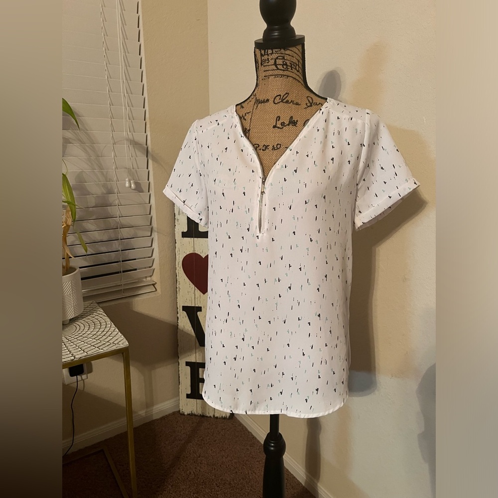 Apt 9 zip front, short sleeve